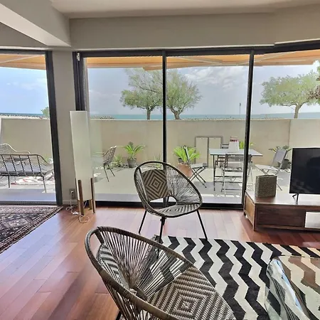 Ground Floor Facing The Sea *